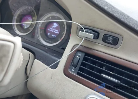 2010 Volvo S80 3.2 z USA, uszkodzony, nr VIN YV1960AS3A1118779